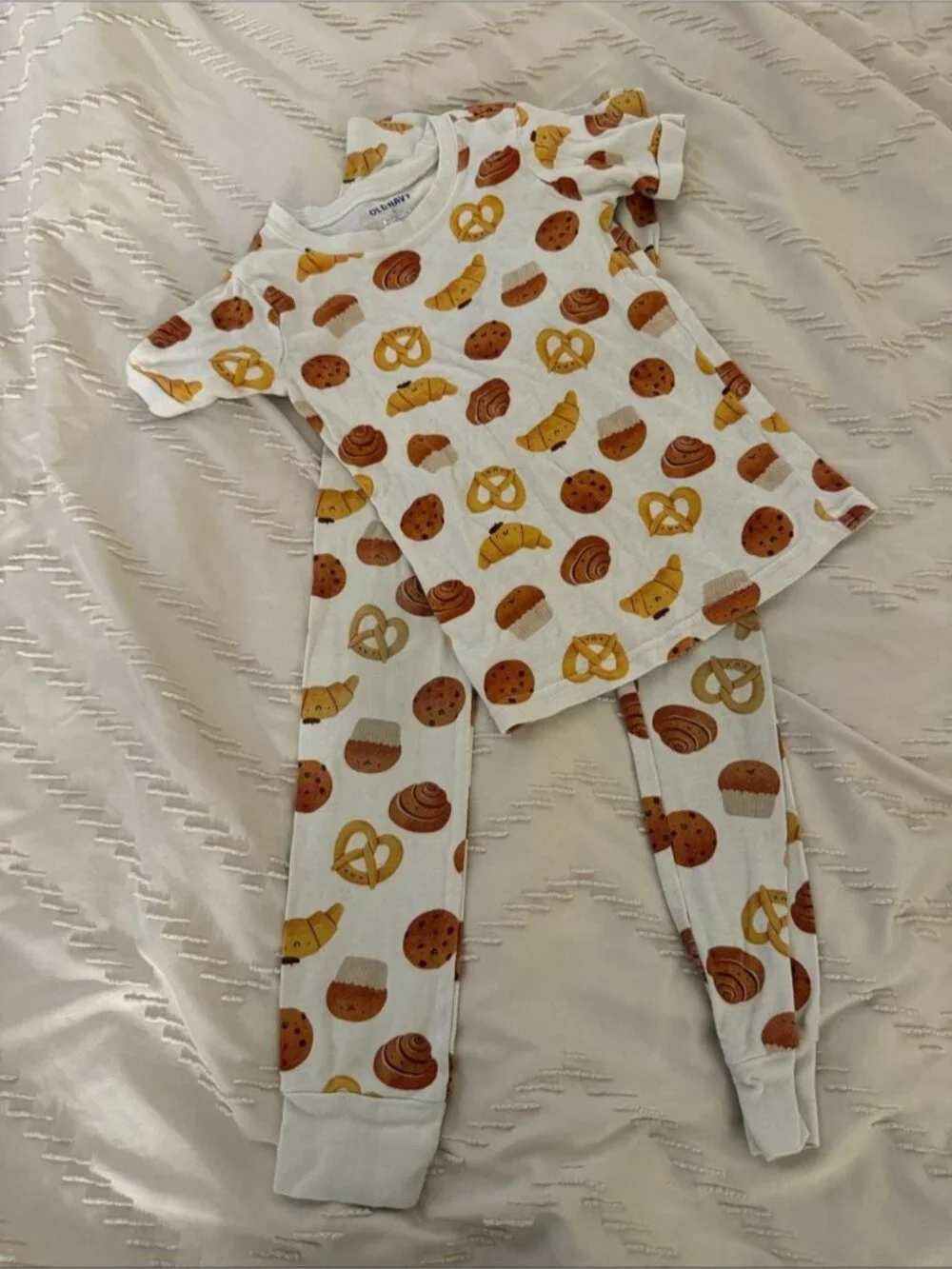 Old Navy White Kids Pajama Top with Brown & Yellow Bakery Print